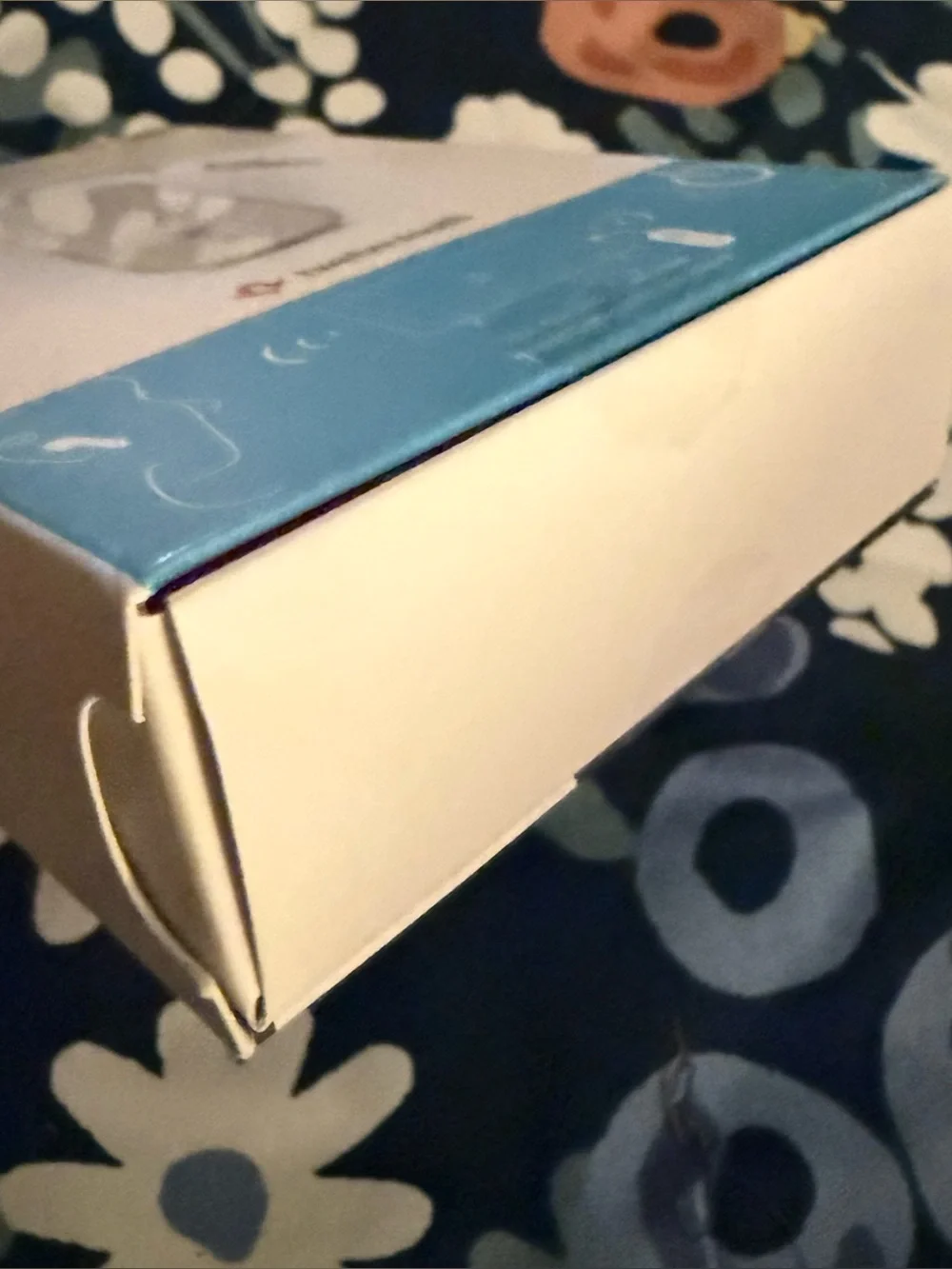 AirFly Duo Twelve South Wireless Headphones Connecter